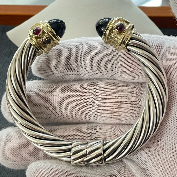 David Yurman 10mm Renaissance Cable Cuff with Black Onyx-Small - Picture 4 of 10